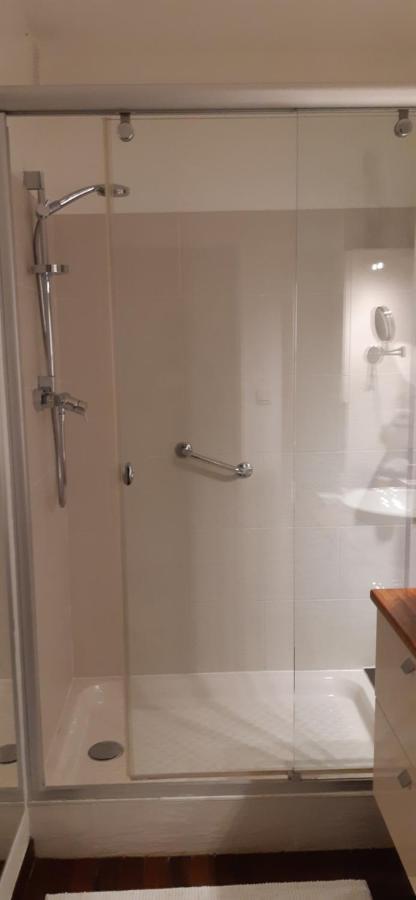 Boheme Chic: Airport-Proximate Apartment with Free Parking Merignac  Exterior photo