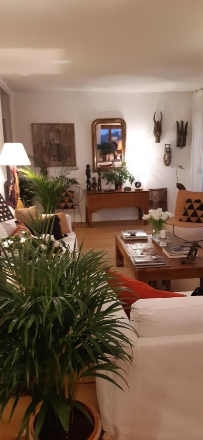 Boheme Chic: Airport-Proximate Apartment with Free Parking Merignac  Exterior photo